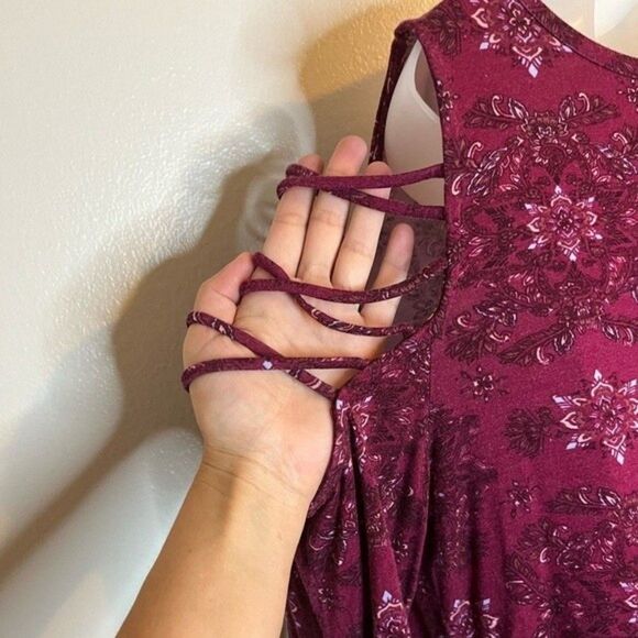 Mudd Burgundy Floral Print Long Sleeve Cold Shoulder Top Size Large - Picture 5 of 7